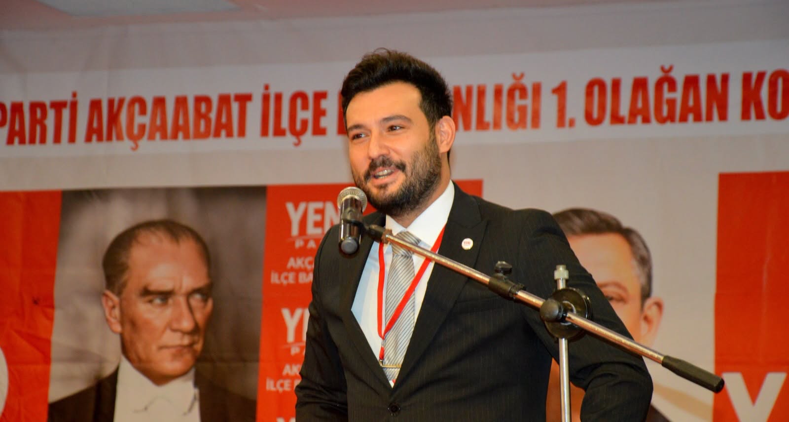 YEN� PART� KONGRE YAPTI
