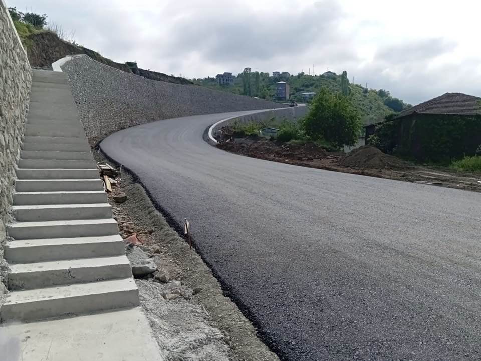 Yenimahalle Balant Yolu Pulathane Bulvar'nda Asfalt almas Balad.