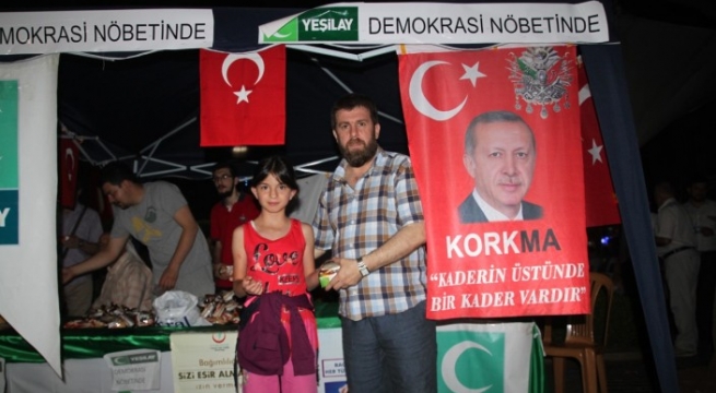 Yeilay'dan Demokrasi Nbeti