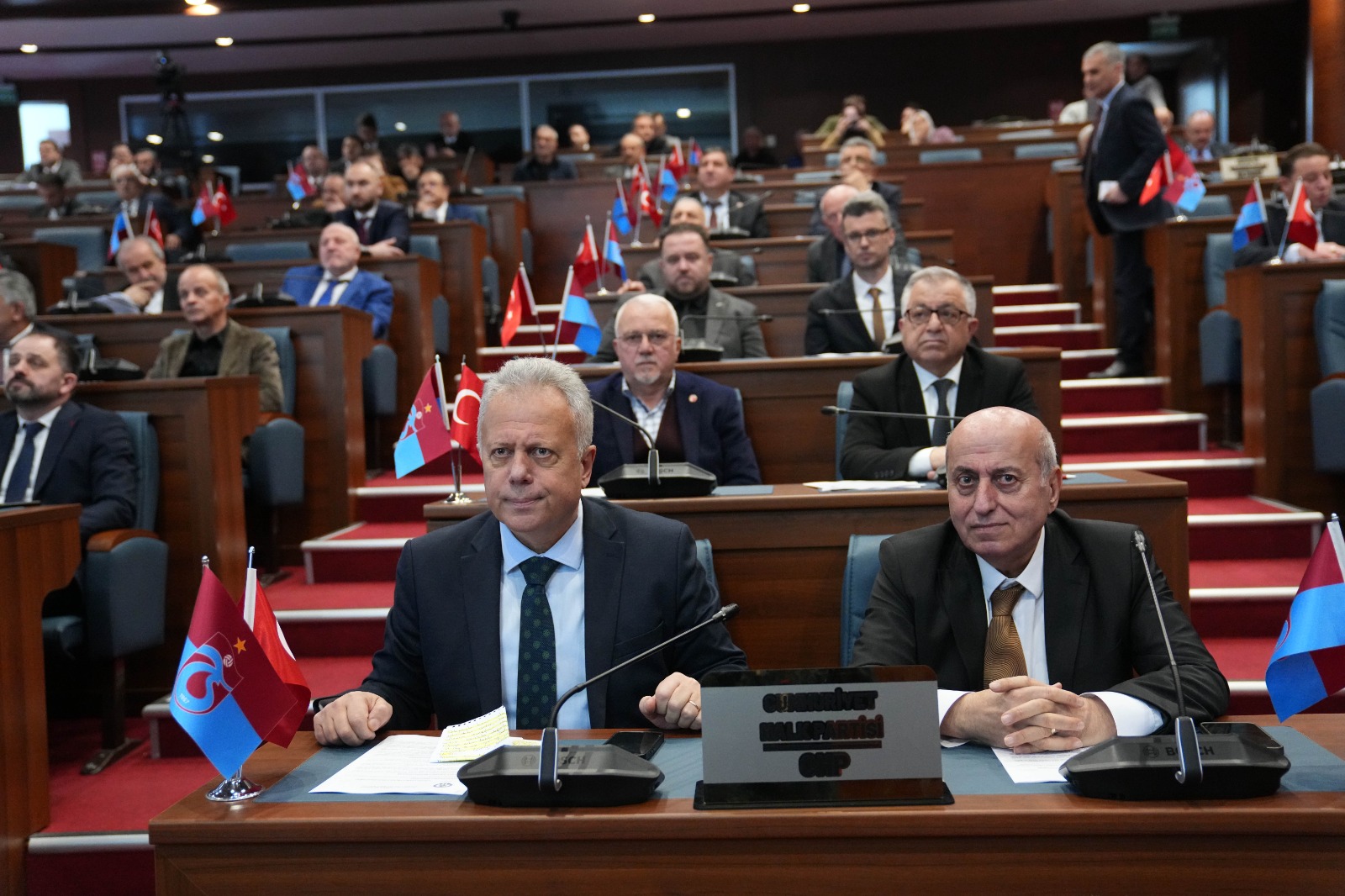 ZORLU: �TRABZON B�Y�K�EH�R BELED�YESݒN�N BOR�LANMASINI TAK�P EDEM�YORUZ! 